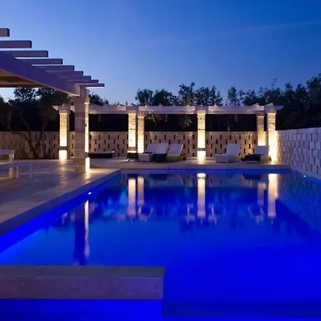 Modern In Dei Marmi 5bdr * Forte dei Marmi